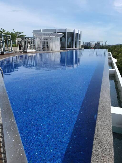 Nice Stay In Heart Of Kota Bharu@Troika,Free Wifi. Екстериор снимка